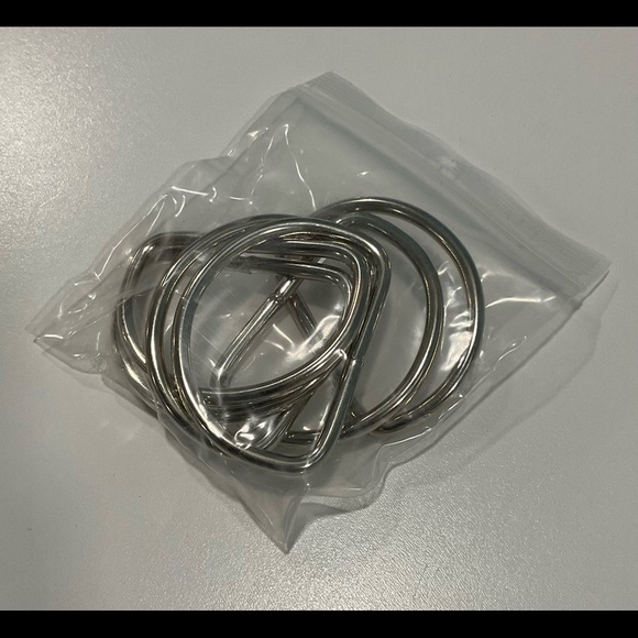 Large D Rings - Picture 2 of 4